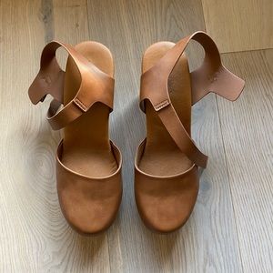 Marcia Heeled Clogs - Universal Thread size 8.5